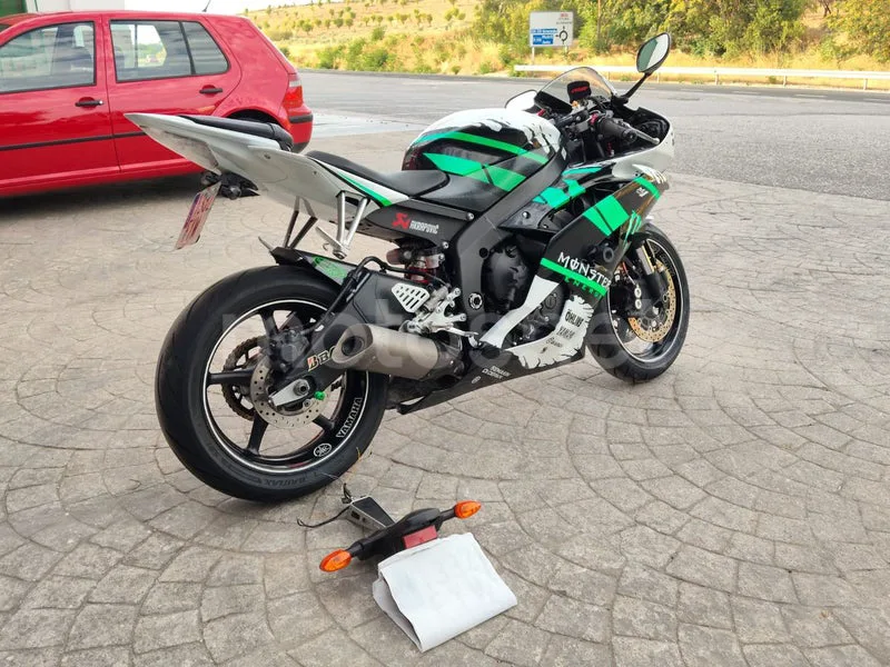 Yamaha YZF-R6 - Vista 20