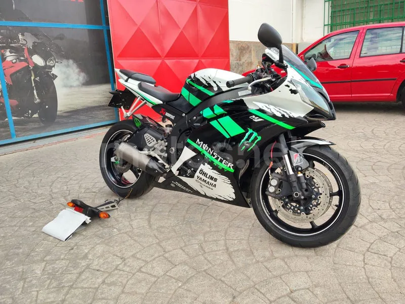 Yamaha YZF-R6 - Vista 21