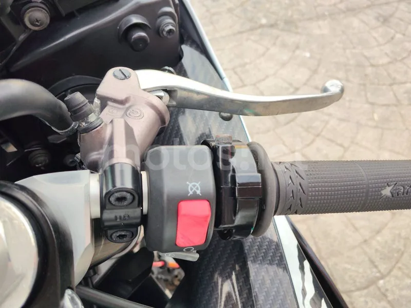 Yamaha YZF-R6 - Vista 7