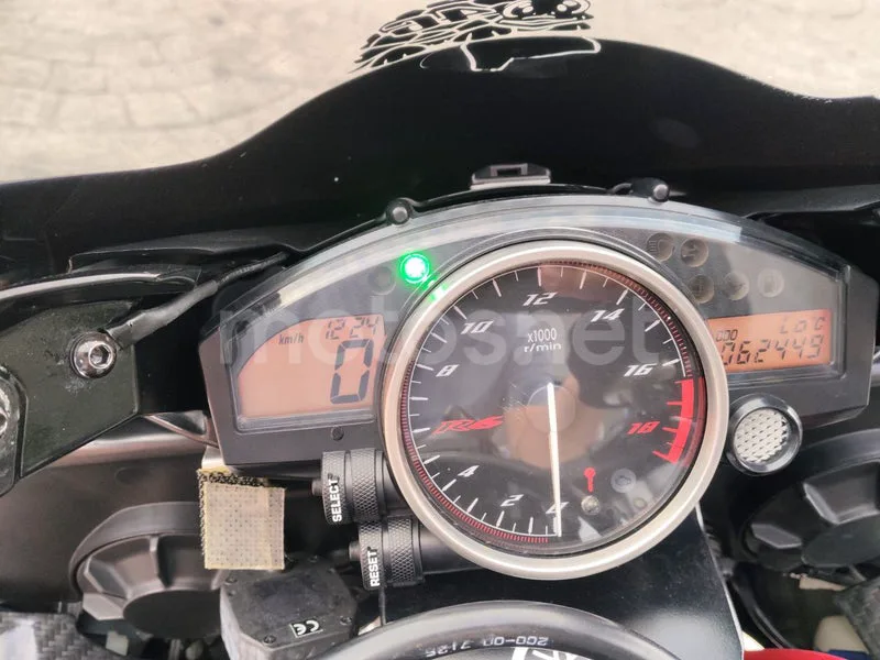 Yamaha YZF-R6 - Vista 8