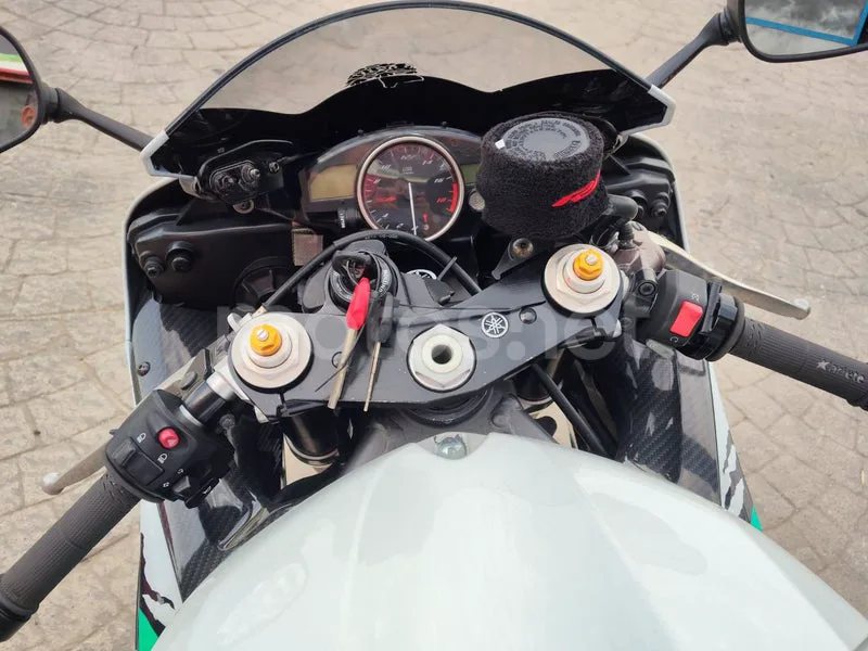 Yamaha YZF-R6 - Vista 9