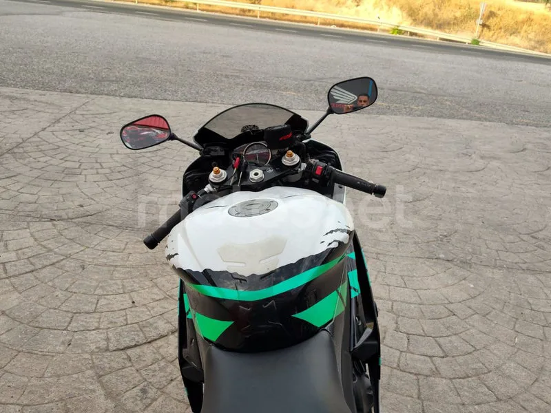 Yamaha YZF-R6 - Vista 10