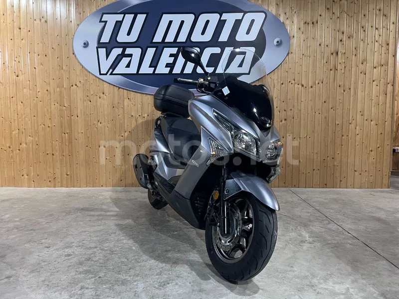 Kymco Grand Dink 125 2200 € 2017 Valencia - 2