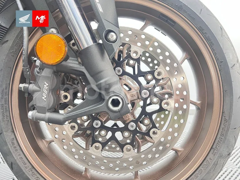 Honda CB650R - Vista 6