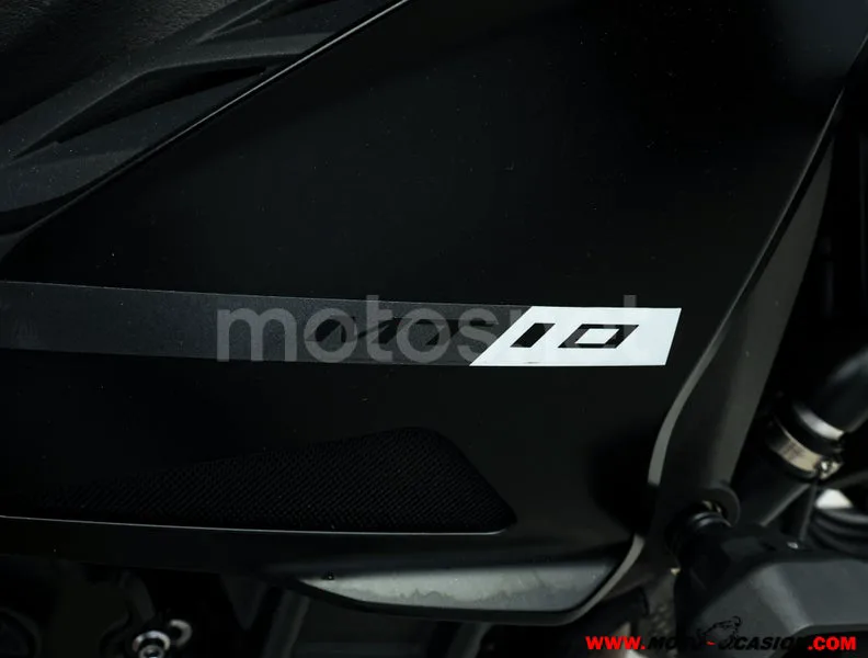 Yamaha MT-10 - Vista 9