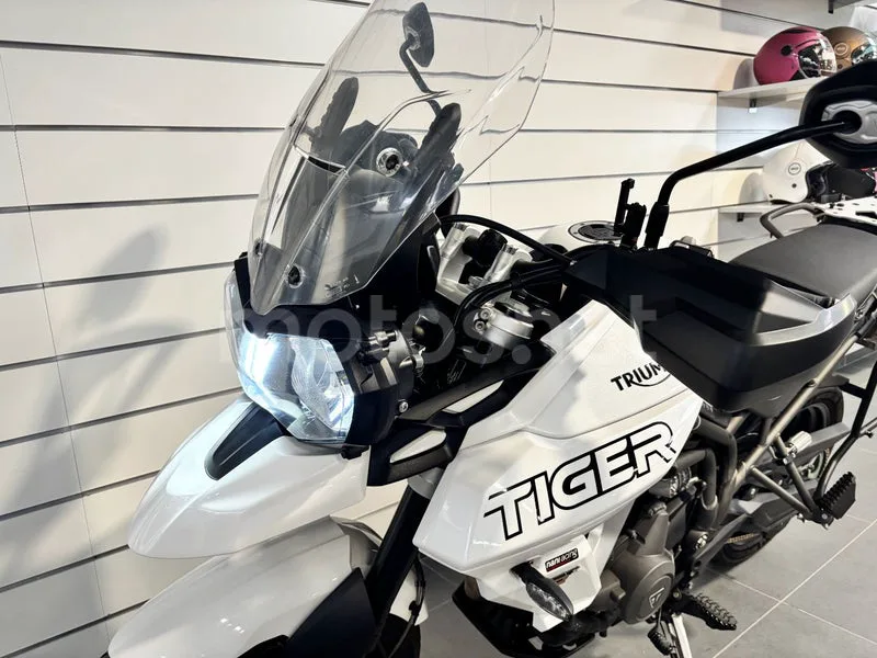 Triumph Tiger 800 XR - Vista 9