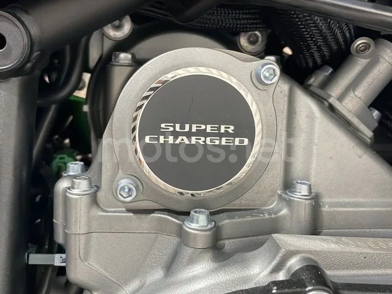 Kawasaki Ninja H2 - Vista 11