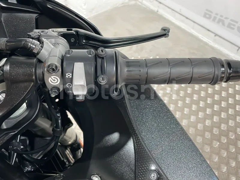 Kawasaki Ninja H2 - Vista 13