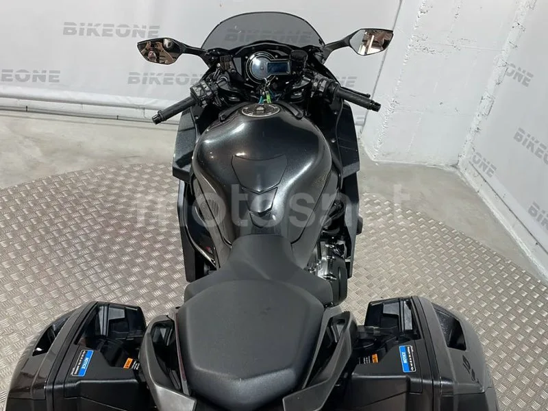Kawasaki Ninja H2 - Vista 10