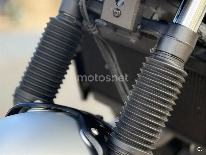 Yamaha XSR700 - Vista 8