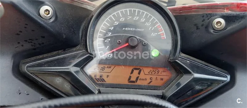 Honda CBR125R - Vista 5