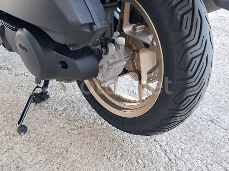 Yamaha XMAX 125 - Vista 9