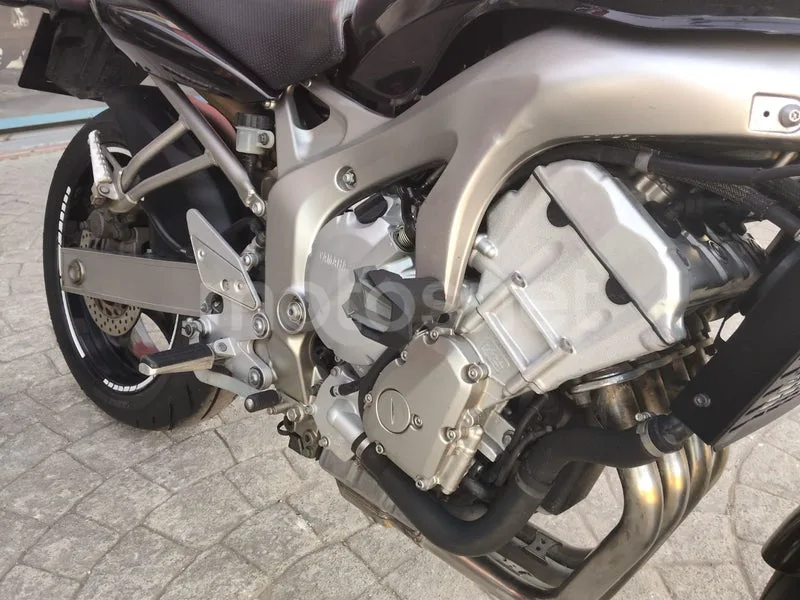 Yamaha FZ6 S2 - Vista 5