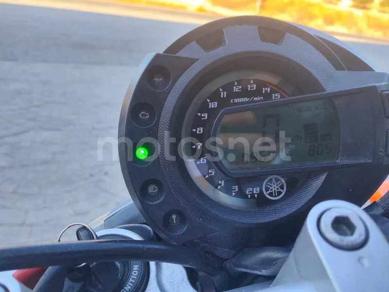 Yamaha FZ6 S2 - Vista 10