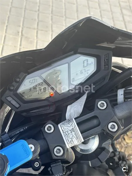 Kawasaki Z800 - Vista 3