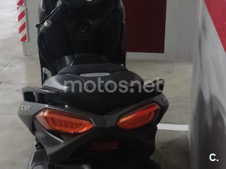 Yamaha XMAX 300 - Vista 6
