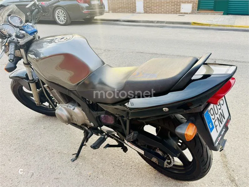 Suzuki GS500 - Vista 7