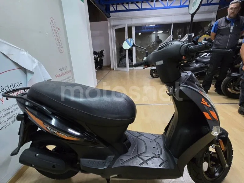 Kymco Agility 50 - Vista 6