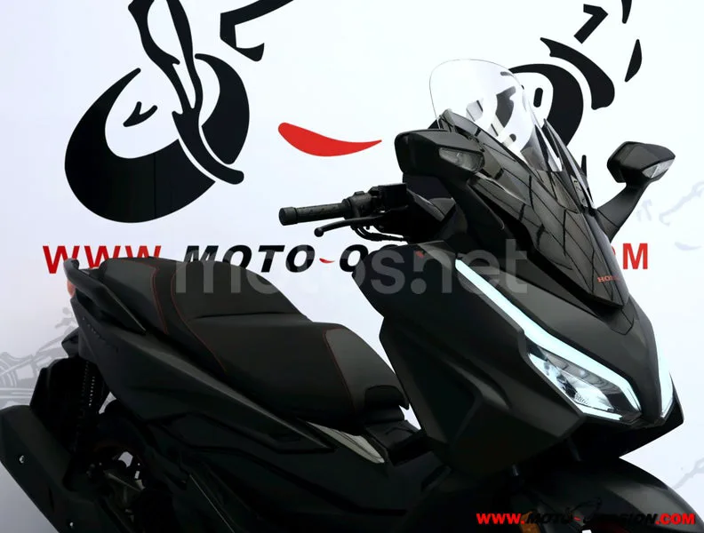 Honda Forza 125 - Vista 4