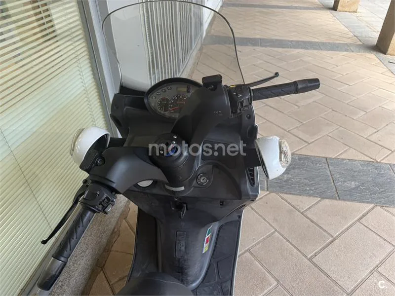 Kymco Grand Dink 125 - Vista 3