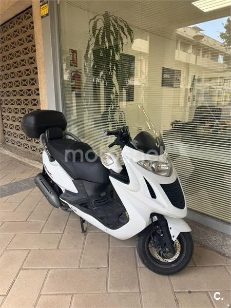 Kymco Grand Dink 125 - Vista 6