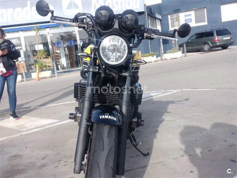 Yamaha XJR1300 - Vista 3
