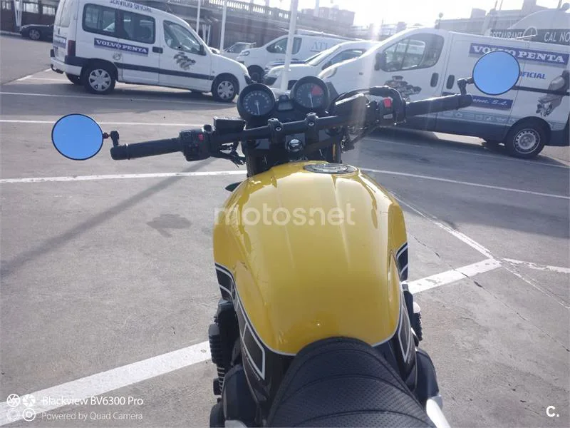 Yamaha XJR1300 - Vista 5