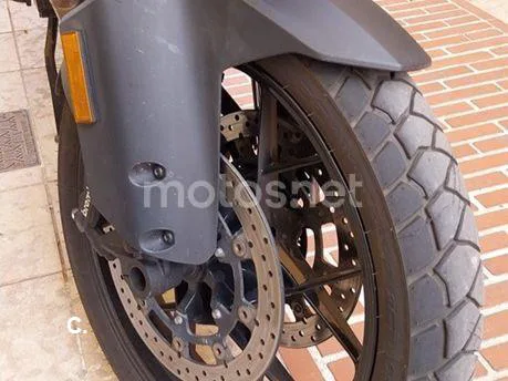 KTM 1090 Adventure - Vista 6