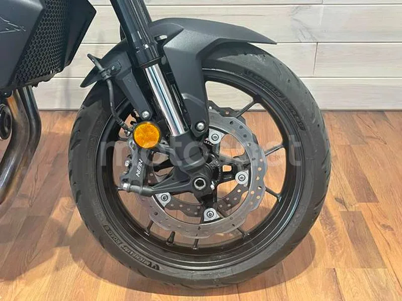 Honda CB750 Hornet - Vista 9