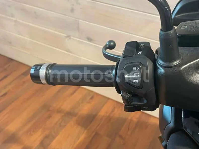 Yamaha XMAX 125 - Vista 12