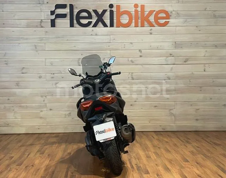 Yamaha XMAX 125 - Vista 5