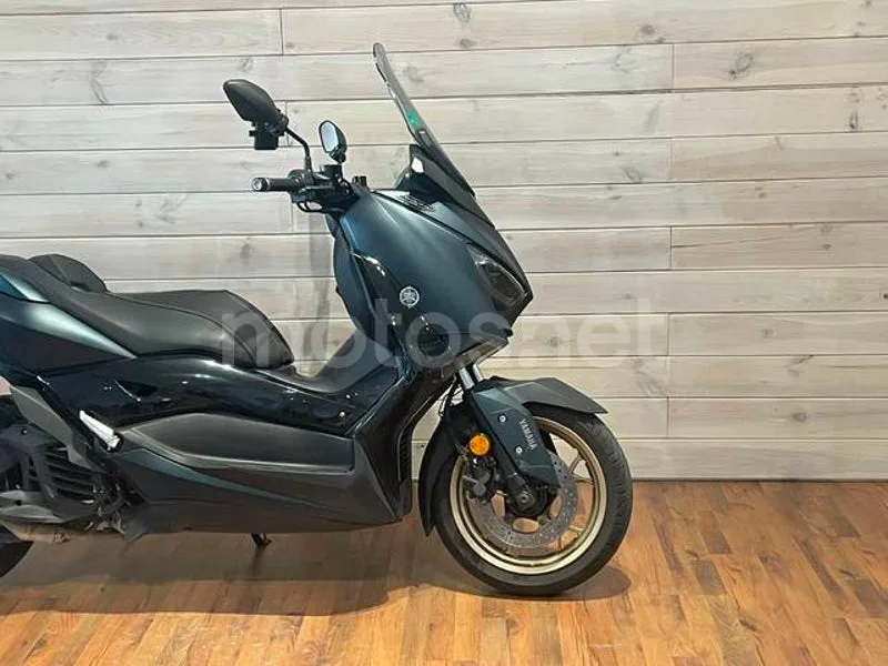 Yamaha XMAX 125 - Vista 8