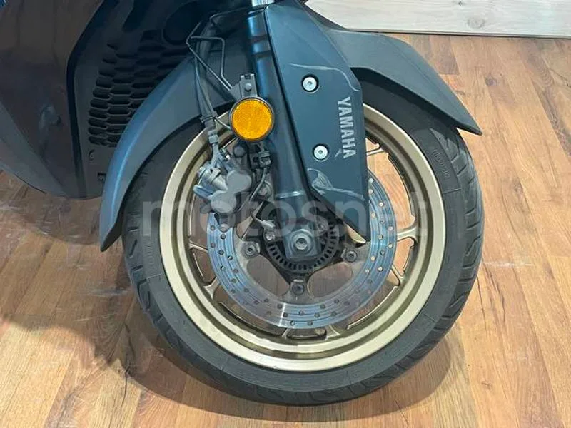 Yamaha XMAX 125 - Vista 9