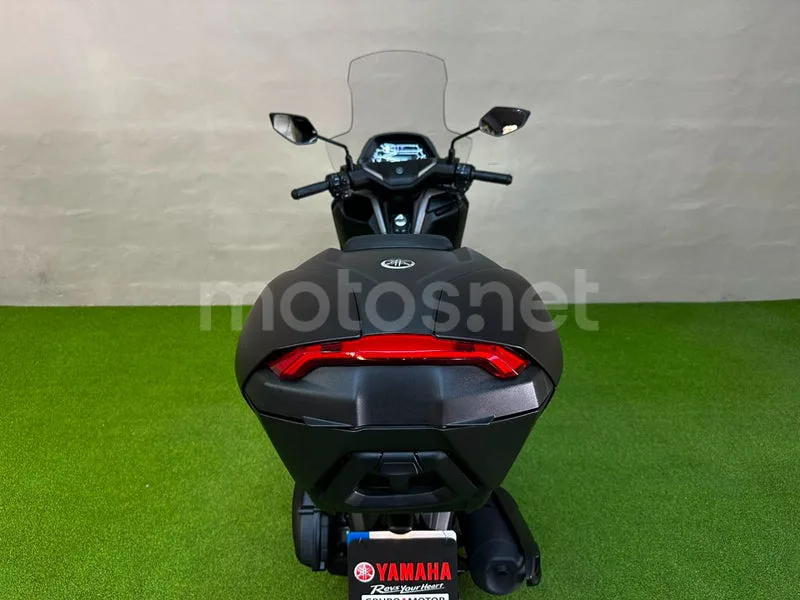 Yamaha NMAX - Vista 11