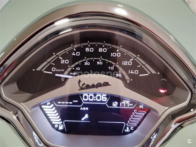 Vespa GTS 300 - Vista 5