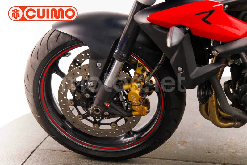 Triumph Street Triple - Vista 21