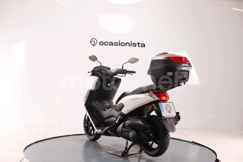 Yamaha NMAX - Vista 4