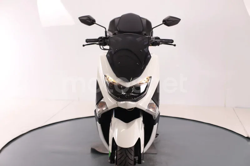 Yamaha NMAX - Vista 7