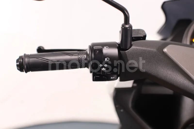 Yamaha NMAX - Vista 8