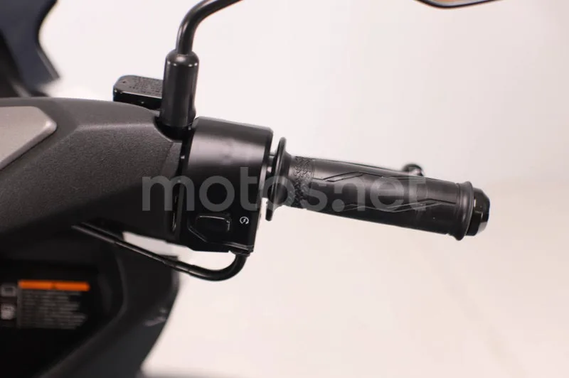 Yamaha NMAX - Vista 9