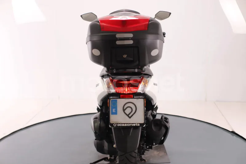 Yamaha NMAX - Vista 10