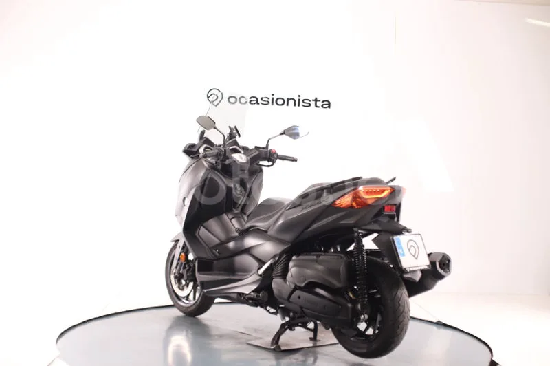 Yamaha XMAX 400 - Vista 4