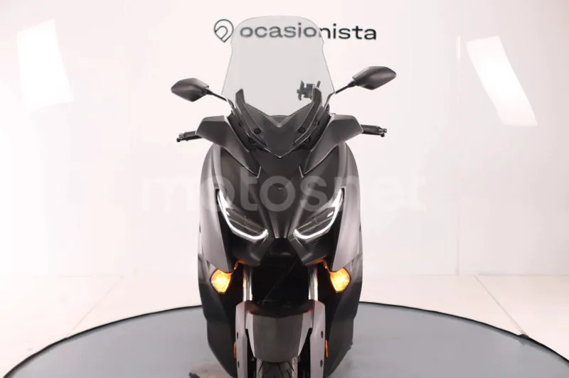 Yamaha XMAX 400 - Vista 10