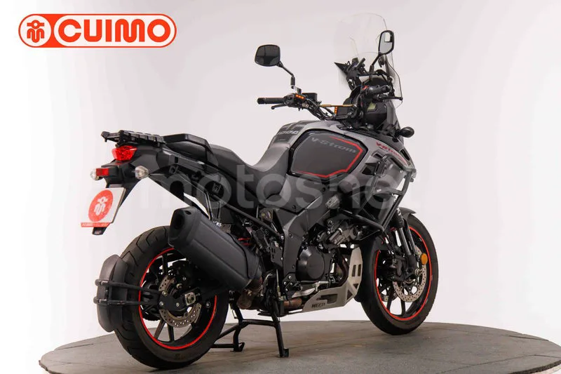 Suzuki V-Strom 1000 - Vista 4
