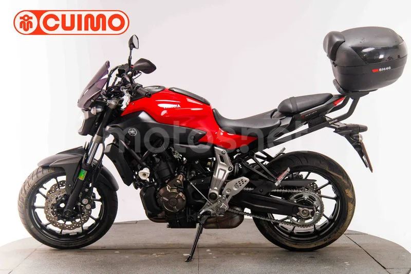 Yamaha MT-07 - Vista 8