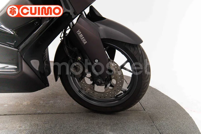 Yamaha XMAX 300 - Vista 13