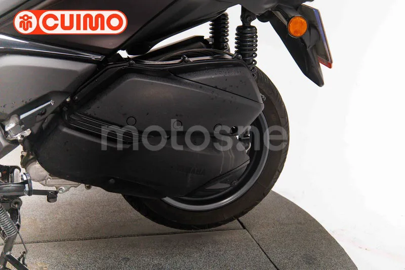 Yamaha XMAX 300 - Vista 18