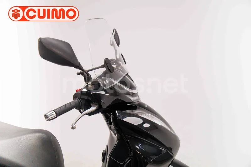 Honda SH350i - Vista 13