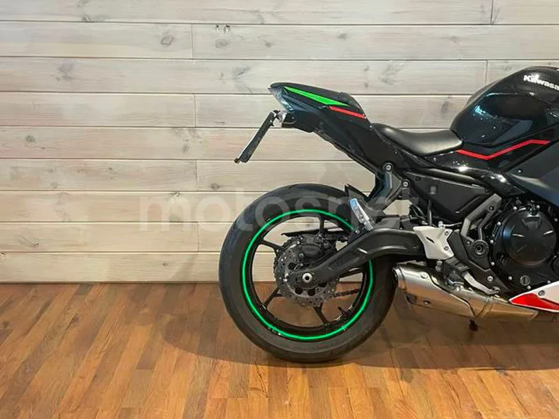 Kawasaki Ninja 650 - Vista 7