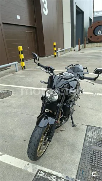 Triumph Trident 800 - Vista 3